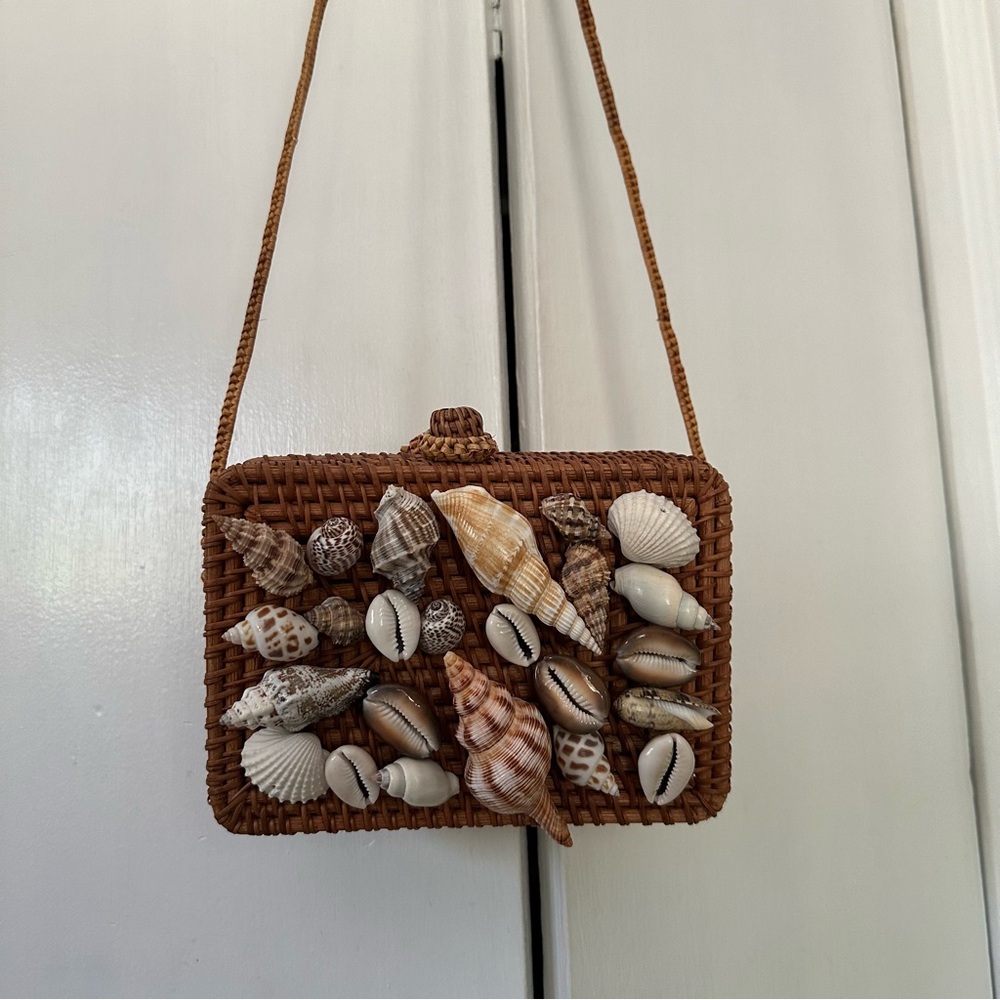 Mango Seashell Bag - Picture 3 of 9